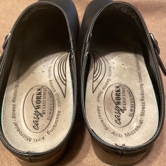 East Street comfort clogs - Picture 4 of 5